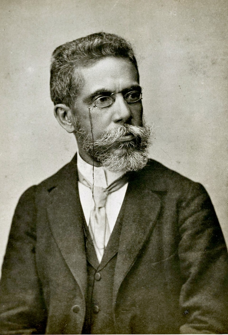 Especialista Em Machado De Assis Fala Do Metodo Moderno Do Autor