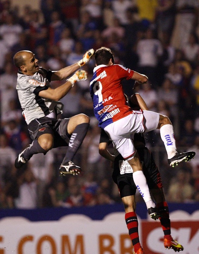 Dividida entre o goleiro Fernando Leal e o atacante Paulo Sérgio | 