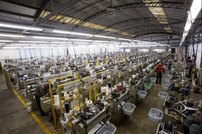 A Yeling trabalha com um mercado com grande potencial de crescimento. No Brasil, estima-se que apenas 20% da população economicamente ativa use equipamentos de proteção individual, os EPIs | 