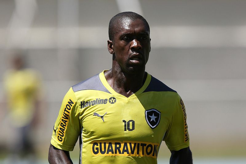 Seedorf minimizou importância do duelo com o Crzueiro | Satiro Sodré/SSPress
