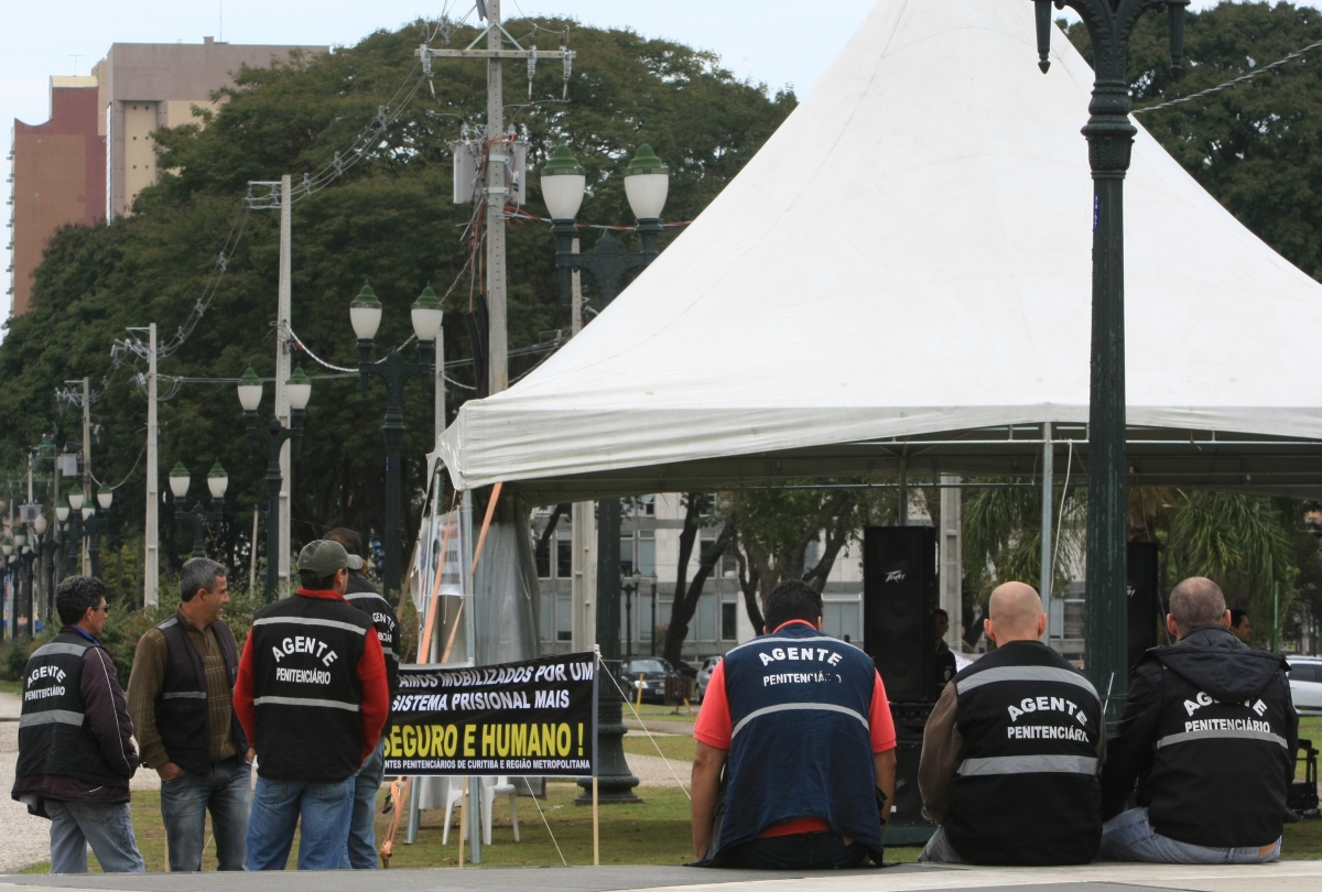 Categoria prometeu acampar em frente ao Palácio Iguaçu até conseguir uma reunião com o governador Beto Richa (PSDB) | Aniele Nascimento/Agência de Notícias Gazeta do Povo