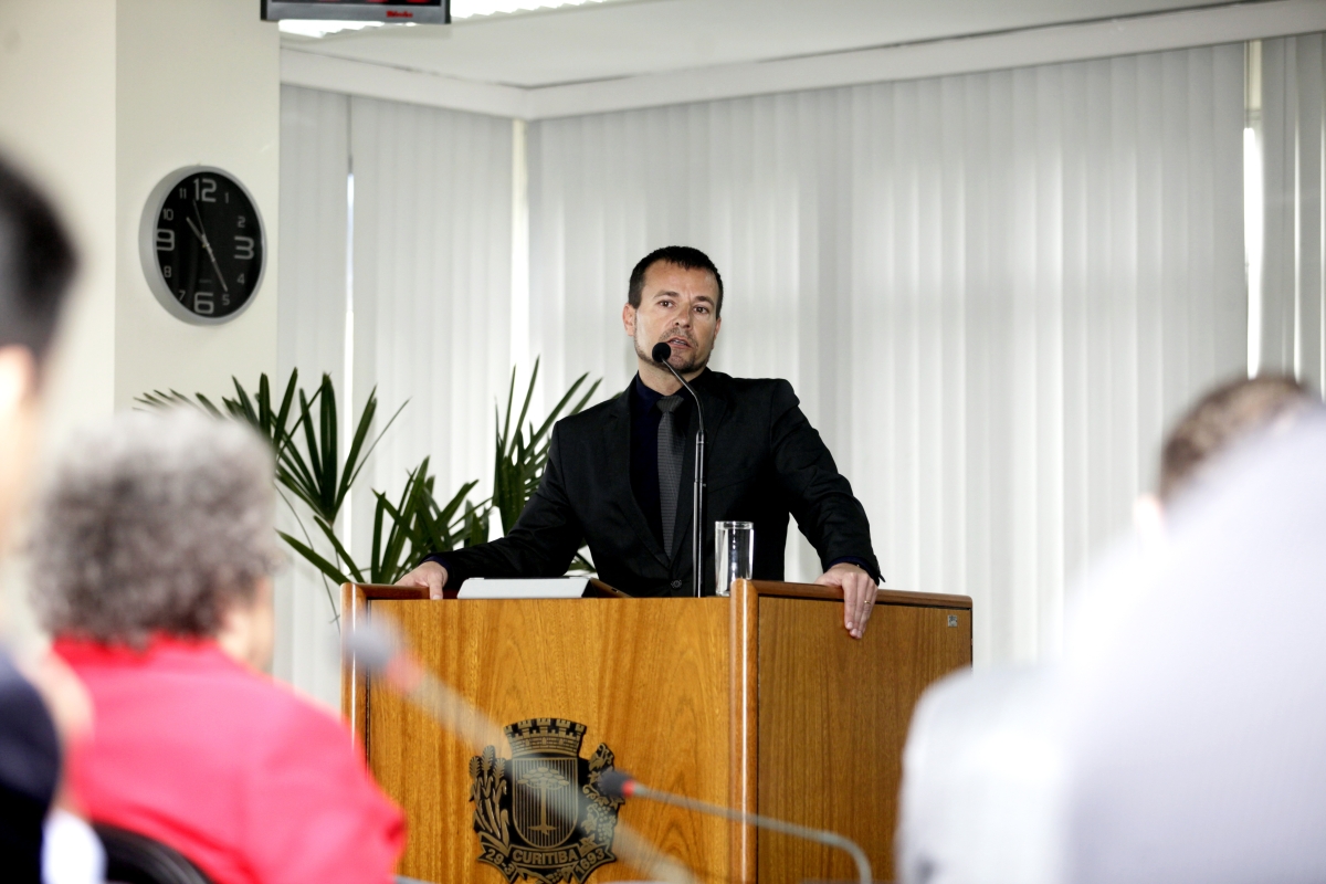 Delegado-geral da Polícia Civil foi convidado a falar na Câmara Municipal de Curitiba | André Rodrigues/Agência de Notícias Gazeta do Povo