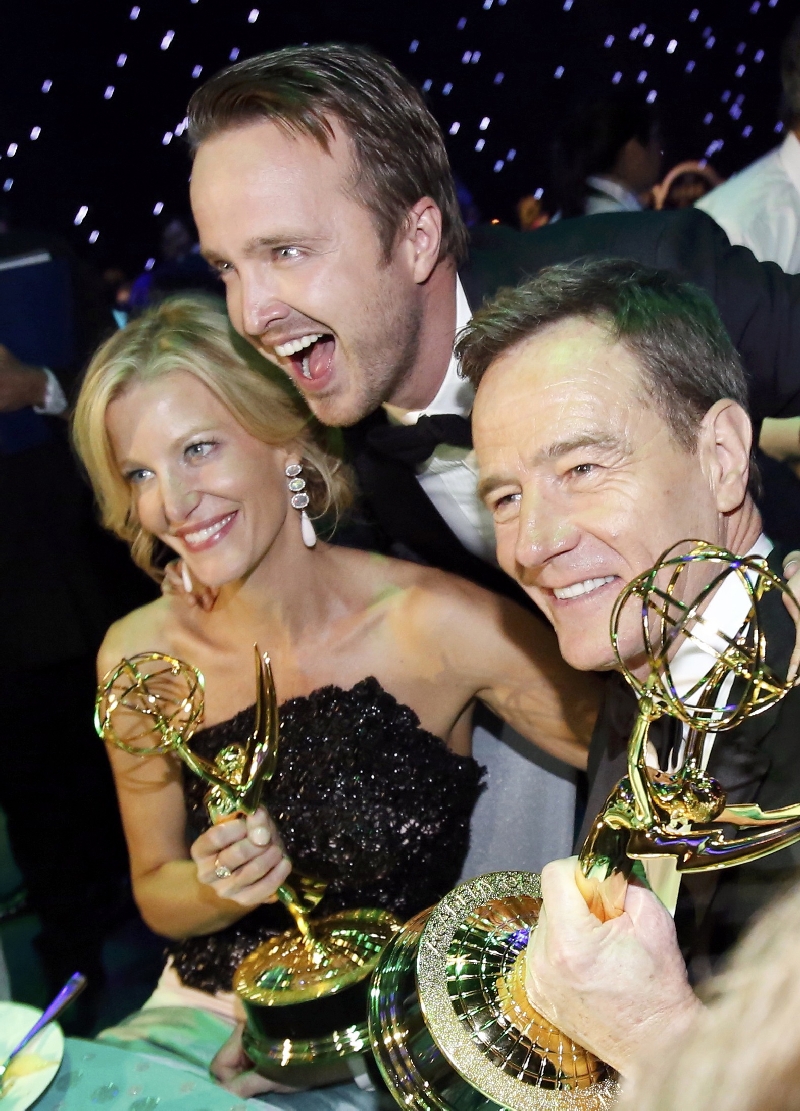 Anna Gunn, Aaron Paul e Bryan Cranston comemoram vitória de Breaking Bad | Mario Anzuoni/Reuters
