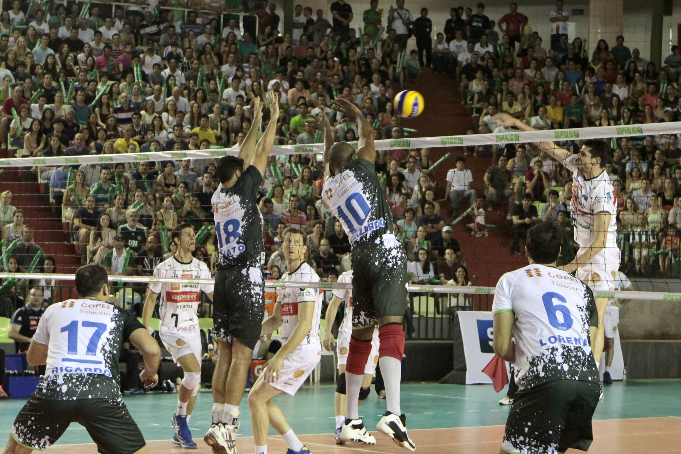 Maringaenses conquistaram os primeiros três pontos na Superliga | Ivan Amorin