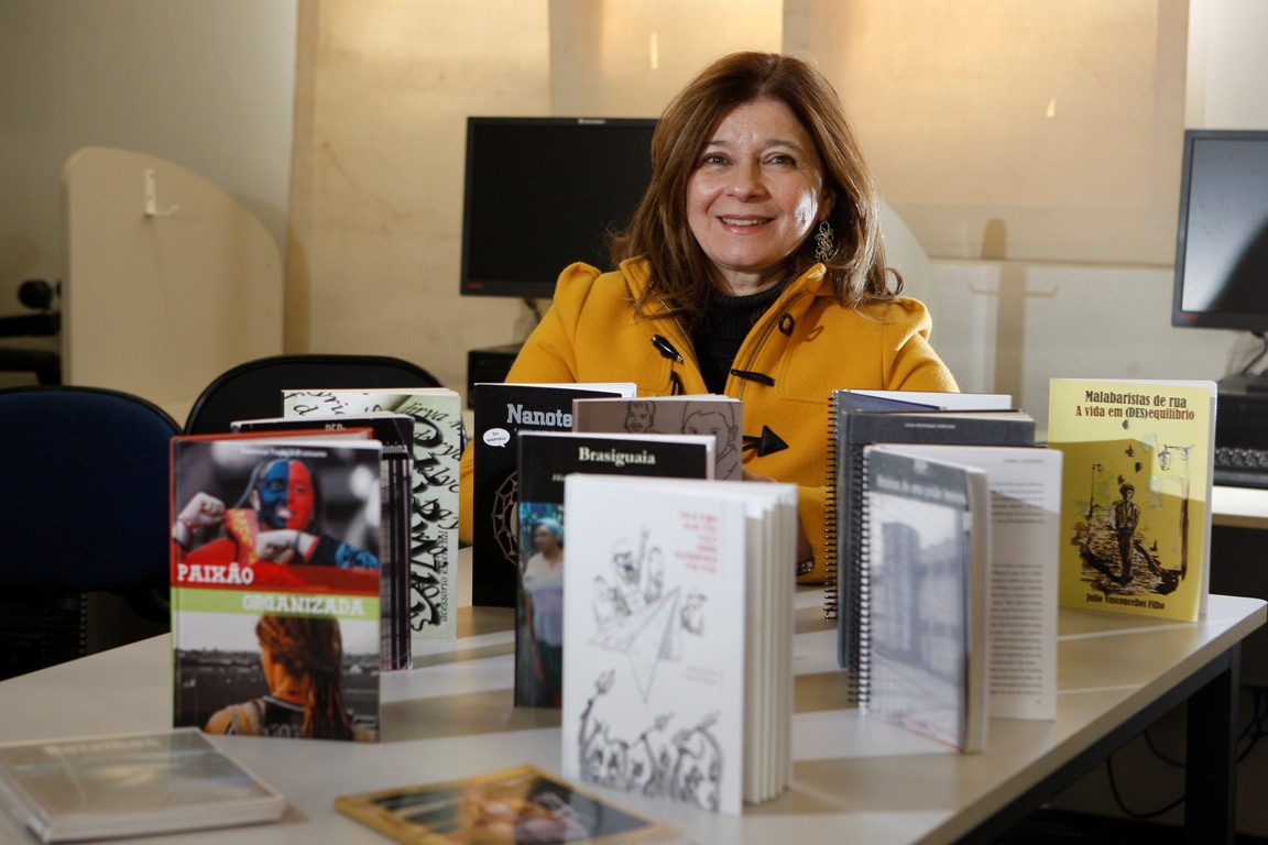 Para a professora Myrian Del Vecchio, da UFPR, o livro-reportagem é o TCC mais difícil de ser produzido. | Jonathan Campos / Gazeta do Povo