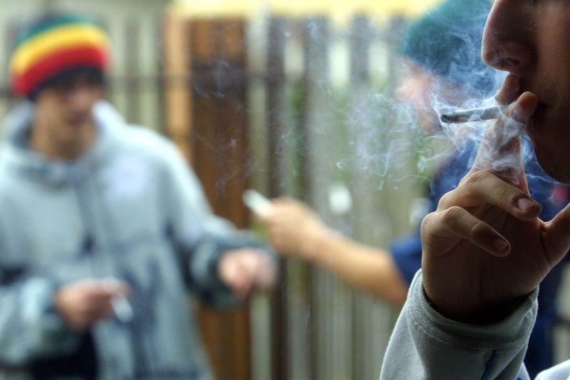 Expectativa é de que a proibição do uso de aditivos iniba o consumo de cigarro pelos jovens | Albari Rosa / Gazeta do Povo