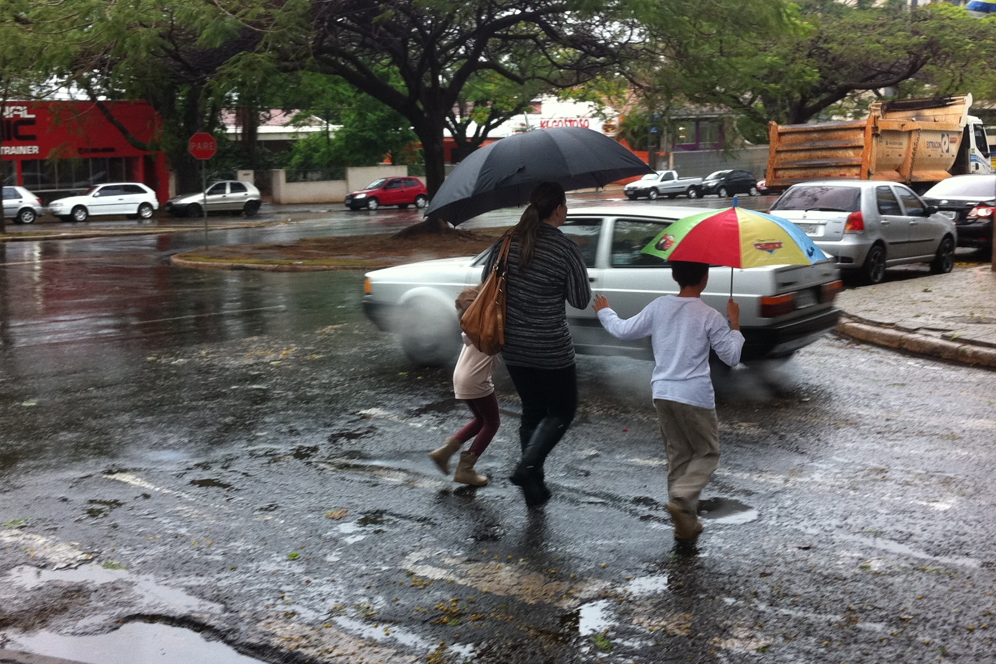 Nesta terça-feira, a previsão do Simepar é de chuva e trovoadas até à tarde | William Kayser / Gazeta Maringá