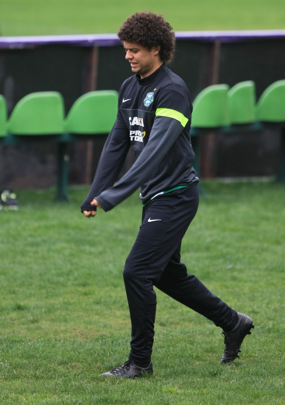 Victor Ferraz não fica à disposição para o duelo com o Galo | Aniele Nascimento / Gazeta do Povo