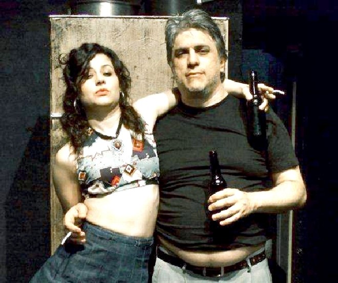 Bortolotto refaz a foto clássica de Bukowski em Mulheres |