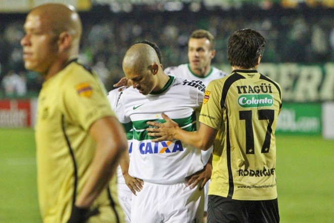 Alex lamenta resultado negativo no Couto | 