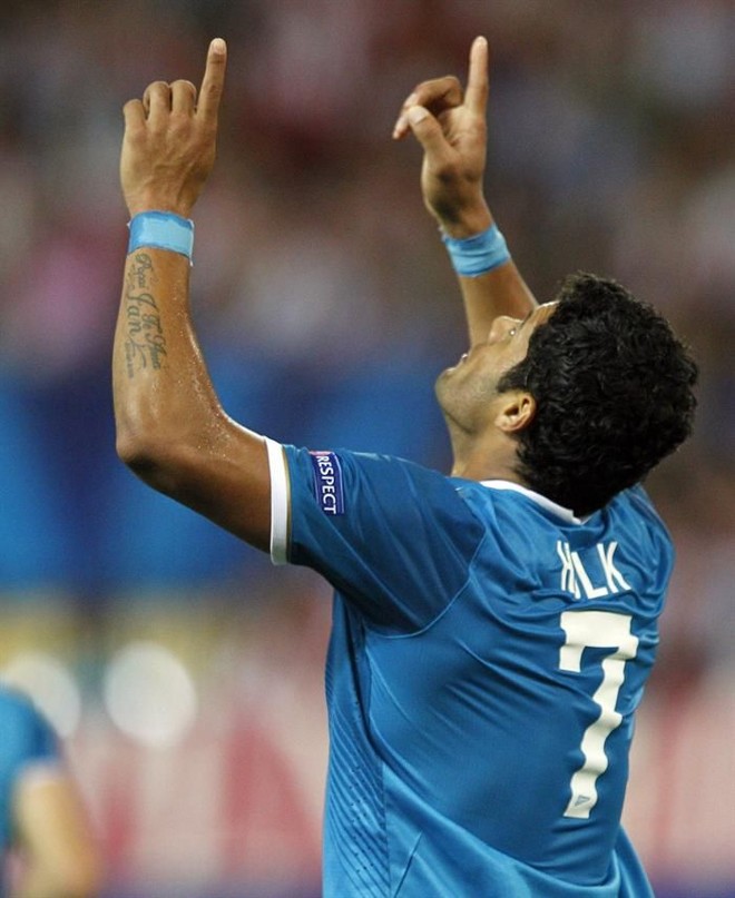 Hulk comemora gol do Zenit na partida contra o Atlético de Madrid | 