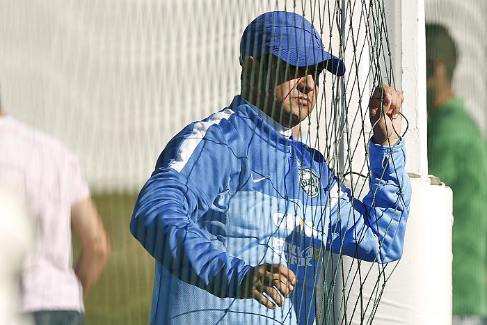 Com a derrota para o Atlético-MG, Coritiba do técnico Marquinhos Santos fica a apenas seis pontos da zona de rebaixamento | Marcelo Andrade/ Gazeta do Povo