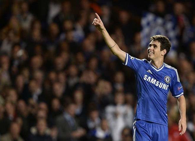 Oscar comemora gol do Chelsea na derrota para o Basel | 