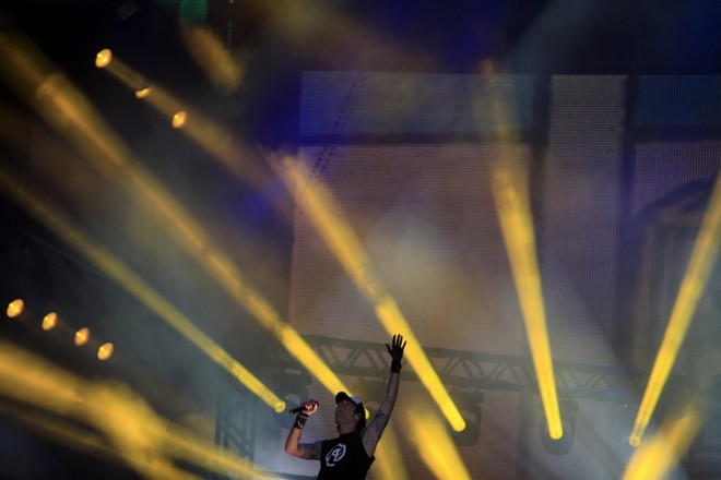 Dinho Ouro Preto comandou o Capital Inicial no show |