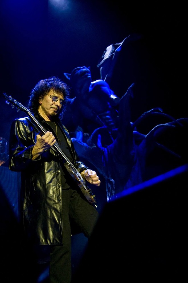 Autobiografia -Iron Man: Minha Jornada com o Black Sabbath- Tony Iommi. Tradução de Tatiana Leão. Planeta, 400 págs., R$ 39,90 |