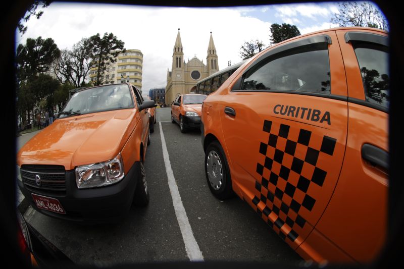 Os 2.252 permissionários de táxi têm até o dia 14 de outubro para realizarem o recadastramento | Daniel Castellano / Agência de Notícias Gazeta do Povo