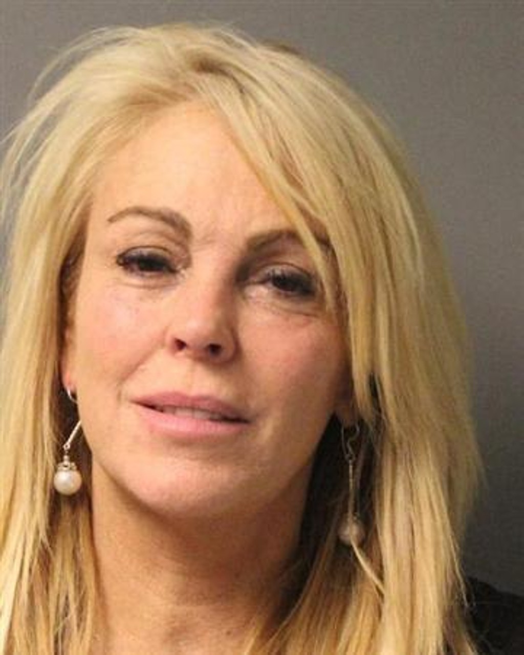 Dina Lohan, mãe da atriz norte-americana Lindsay Lohan, é vista nesta foto sem data, tirada pelas autoridades policiais dos EUA
