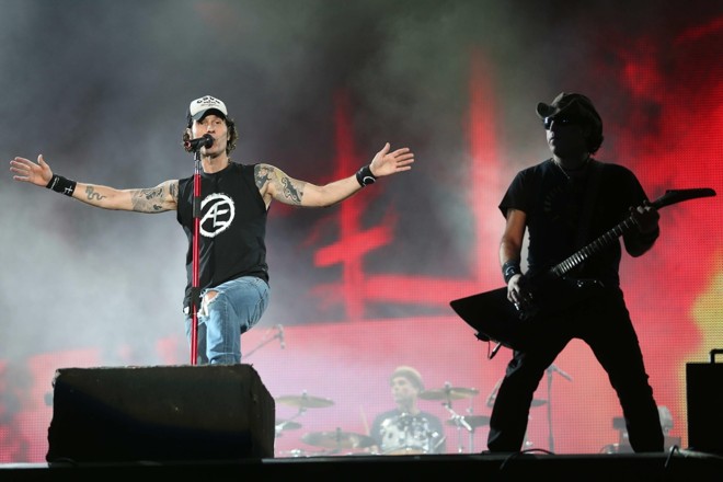 Banda brasileira se apresentou no palco principal |