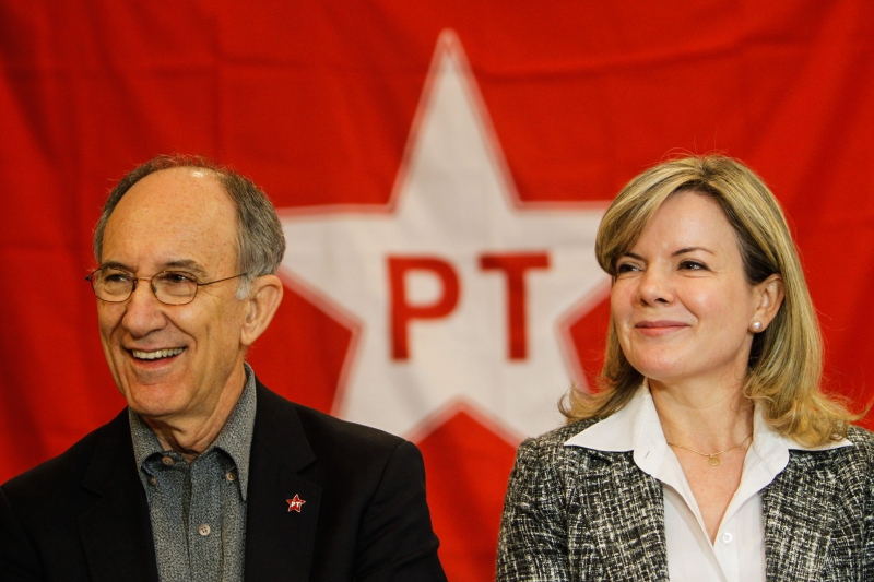 O presidente nacional do PT, Rui Falcão, e a ministra Gleisi Hoffmann: disputa estadual fica em segundo plano | Brunno Covello/Gazeta do Povo
