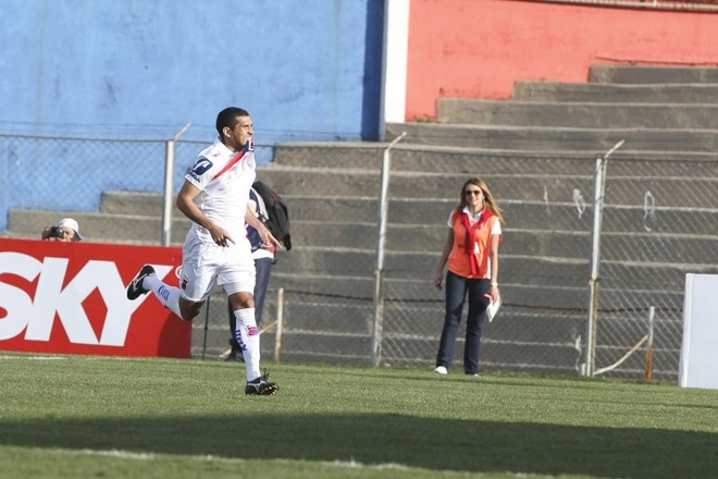 Fernando Gabriel, substituto de Lúcio Flávio fez o primeiro gol do Paraná |