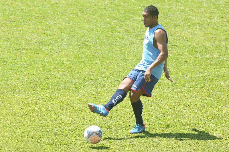 Ricardo Conceição fará o meio de campo contra o São Caetano ao lado de Edson Sitta e Fernando Gabriel | Antônio More/ Gazeta do Povo