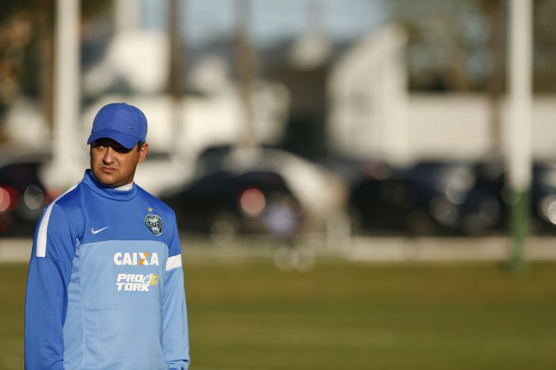 O técnico Marquinhos Santos espera o Coritiba com mais atitude e concentração para o jogo de domingo contra o São Paulo | Marcelo Andrade / Gazeta do Povo