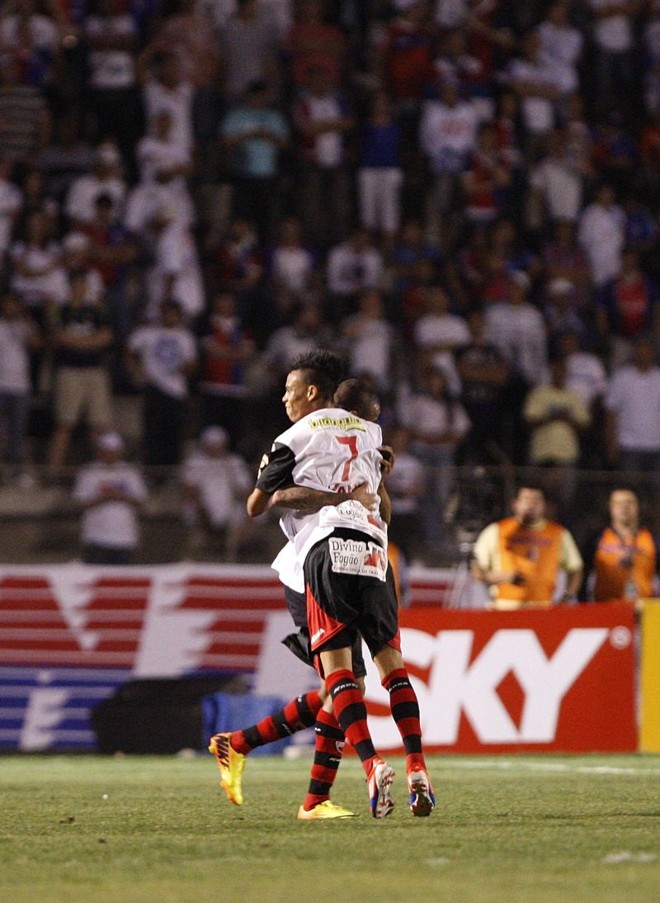Oeste marcou os dois gols ainda no primeiro tempo | 
