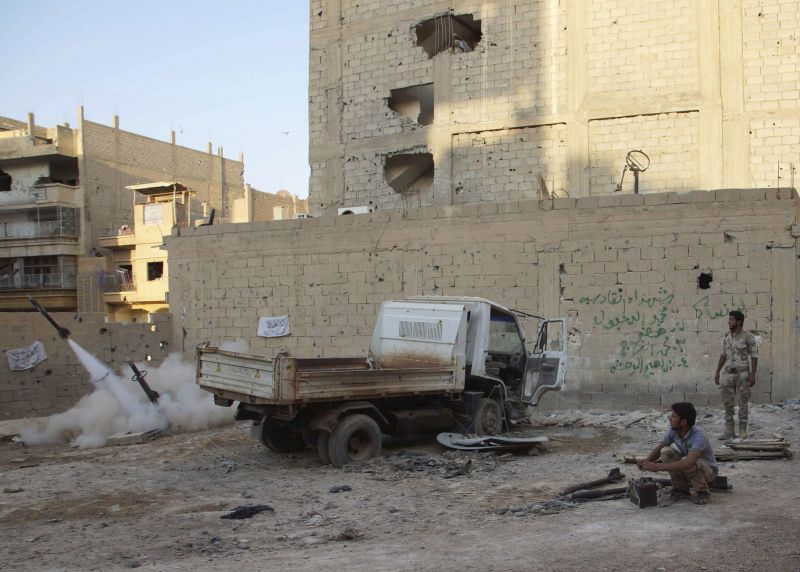 Na Síria, exército rebelde ocupa as ruas vazias desde o suposto ataque com armas químicas no último dia 21 de agosto | Khalil Ashawi/Reuters