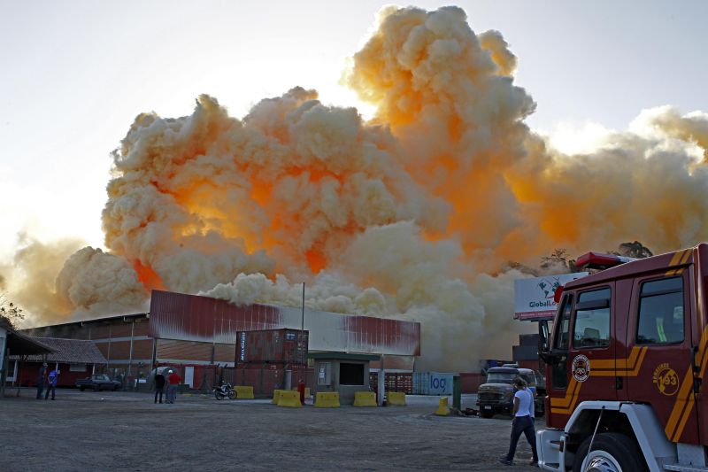 Nuvem de fumaça trouxe cheiro de queimado para o Paraná | Albari Rosa/Agência de Notícias Gazeta do Povo