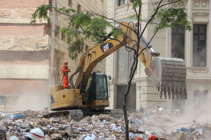 Desabamento no centro do Rio ocorreu em janeiro de 2012 | Vladimir Patonow/ ABr