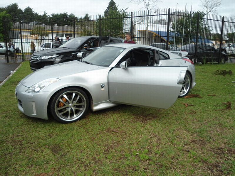 Suspeito foi preso dirigindo carro roubado que vale R$ 300 mil, segundo a polícia | Divulgação/Polícia Civil