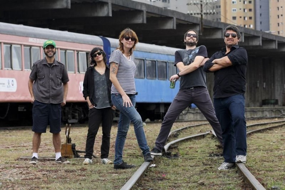 Cacique Revenge: banda lança hoje primeiro EP de rock sacana | André Rodrigues/Divulgação