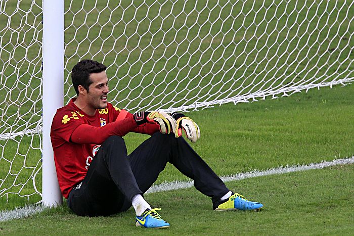 Já garantido para a Copa, Julio Cesar poderá ter de passar por cirurgia | Albari Rosa / Gazeta do Povo