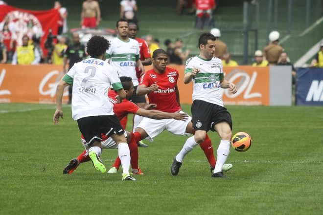 Lincoln foi outro atleta que retornou ao time titular alviverde |