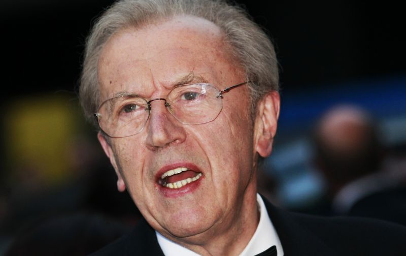 David Frost durante a cerimônia do prêmio Homem do Ano da revista GQ, em 2010 | REUTERS/Luke MacGregor