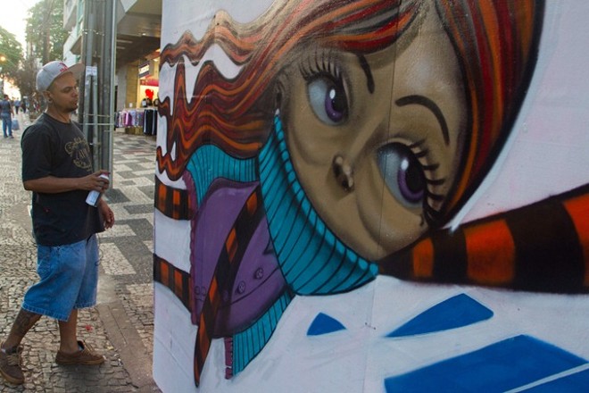 Arte perto do teatro Ouro Verde | 