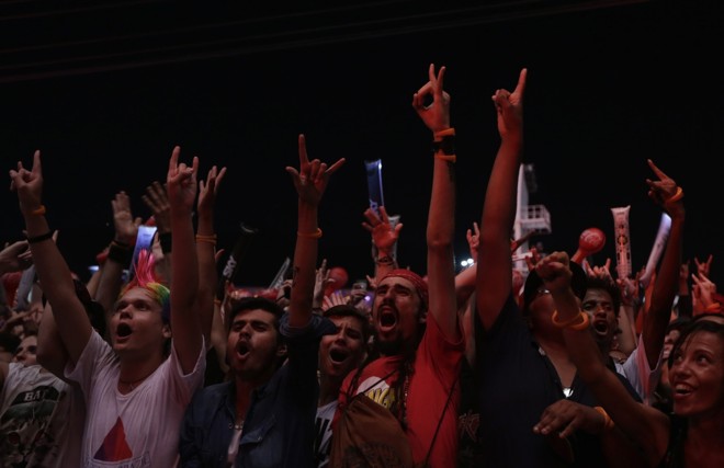 Fãs fizeram a festa com a banda brasileira Capital Inicial |