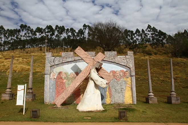 Parque da Redenção, em Apucarana, incluído na Rota da Fé do Norte do Paraná |