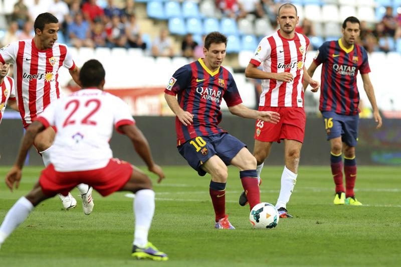 Messi marcou, mas saiu machucado no jogo contra o Almería | REUTERS/Francisco Bonill