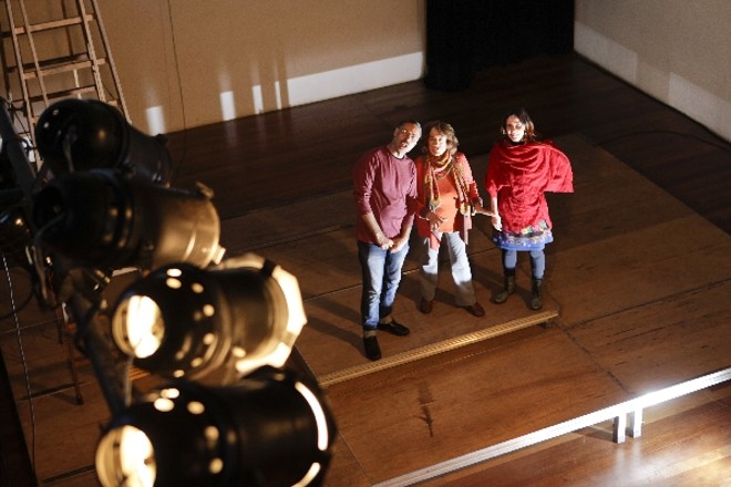 Jocy (no centro) com Rodrigues e Gabriela | 