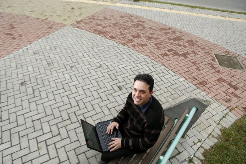 Morador de Piraquara, o empresário Marcos Silva defende o acesso livre à internet: forma de estimular a informação | Marcelo Andrade/Gazeta do Povo
