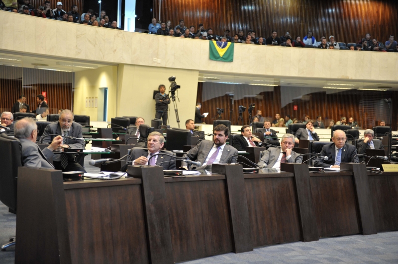 Proposta passou em primeira discussão e volta a plenário hoje | Sandro Nascimento/Alep