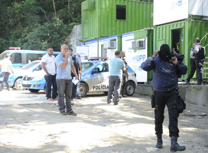 Alguns PMs usaram capuz para não serem reconhecidos | Tomaz Silva /ABr