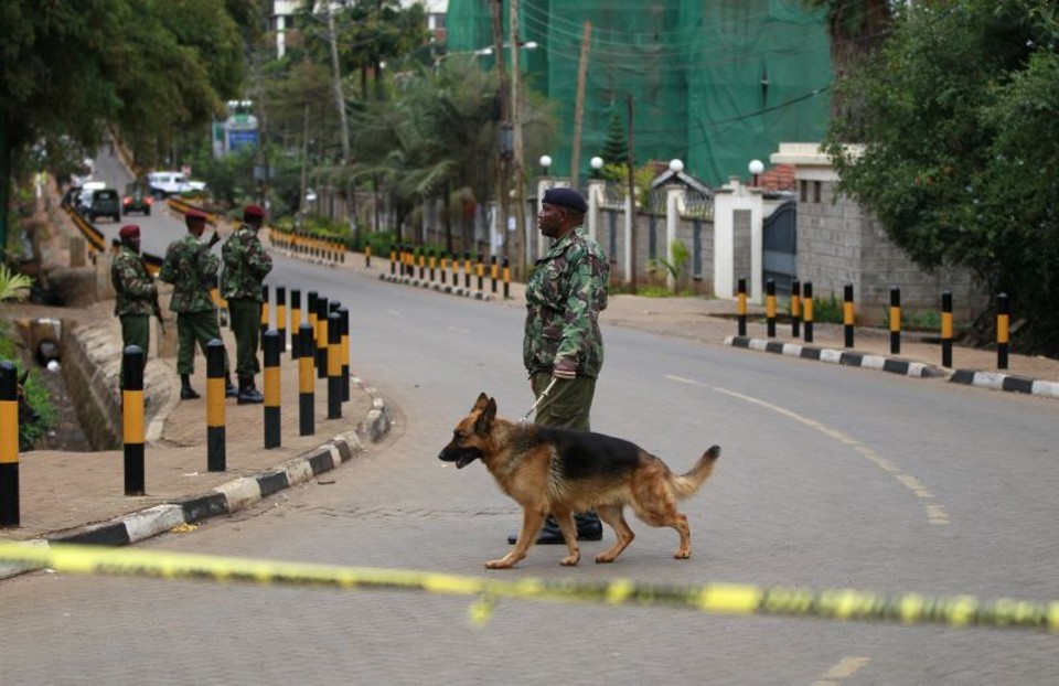 Área do shopping foi isolada pelo exército queniano | Thomas Mukoya / Reuters