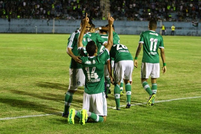 Alan Kardec fez dois gols na goleada do Palmeiras diante do Figueirense |