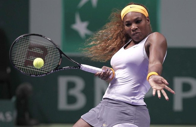 Serena Williams retorna a bola a Jelena Jankovic durante o torneio em Istambul | EFE/EPA/SEDAT SUNA