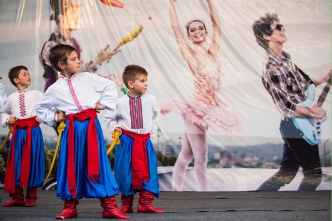 Apresentação folclórica em São José dos Pinhais |