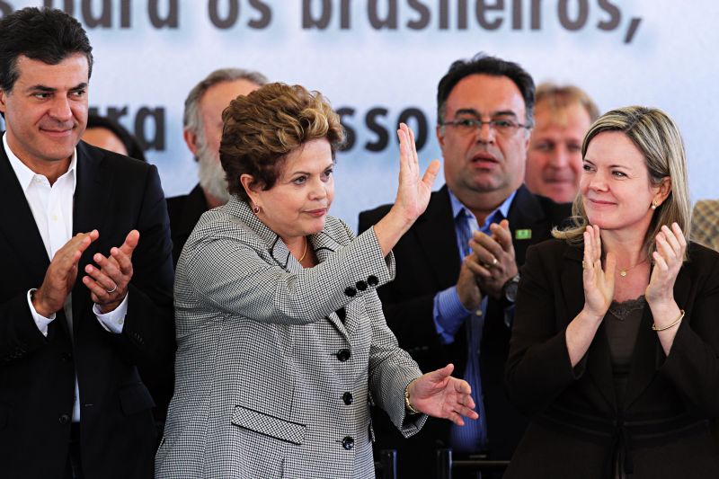 Beto, Dilma e Gleisi em visita da presidente a Ponta Grossa: todos juntos no mesmo palanque | Josué Teixeira/ Gazeta do Povo
