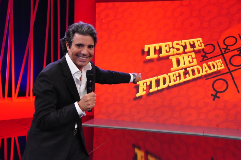 O apresentador João Kléber: dancinha com Ricky Martin e muita lenha na fogueira | Divulgação/Rede TV!