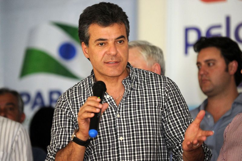 Beto Richa: promessa é de que os cortes de cargos vão proporcionar uma economia de R$ 48 milhões por ano | ANPr